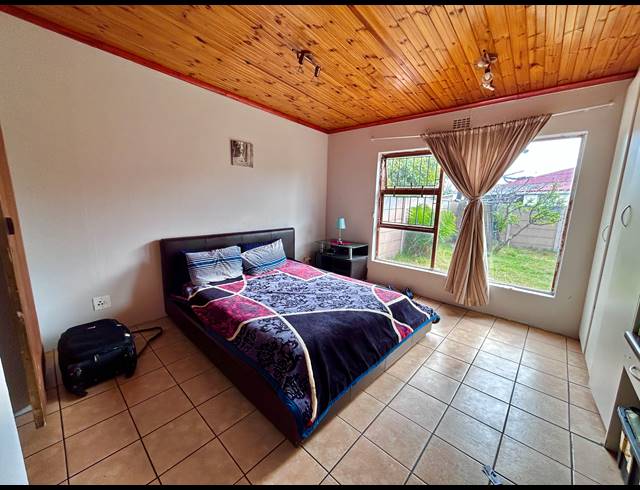 4 BEDROOM HOUSE FOR SALE IN RUYTERWACHT